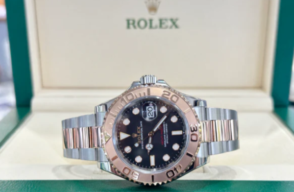 Rolex Yacht-Master 40 12662118K EverRose Gold with Black Dial MINT